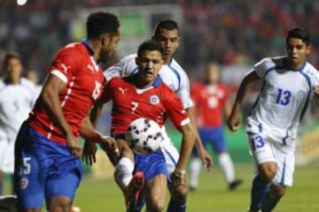 El último duelo preparatorio antes de la Copa América fue ante El Salvador en  Rancagua. Chile ganó por 1-0 y dejó algunas dudas. 