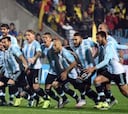 Un penalti de Tévez clasifica a Argentina para las semifinales