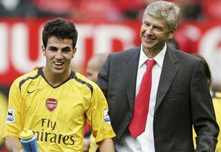 “No puedo...”: ex compañero de Alexis recuerda el día que le tiró pizza a Sir Alex Ferguson