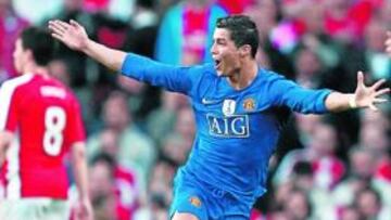 <b>LA ESTRELLA. </b>Cristiano Ronaldo celebra uno de sus dos goles de anoche. El portugués ha vuelto a ser el que maravilló al mundo hace un año.