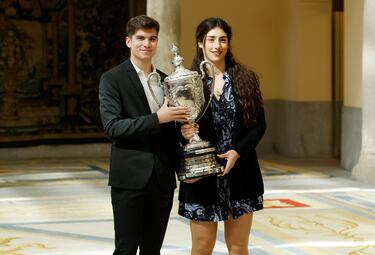 La Copa Barón de Güell, que premia al equipo o selección nacional más destacada, ha sido para
el equipo español de patinaje, que en los pasados Campeonatos del Mundo logró 40 medallas.
La delegación española logró subir al podio en todas las categorías en las que tuvo
representación.

