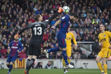 Oblak and Luis Suárez.