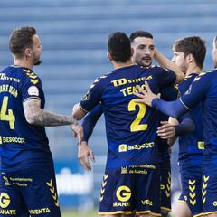 Mesa da aire a los universitarios