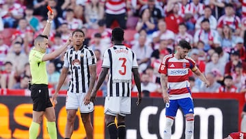 25/05/25 PARTIDO SEGUNDA DIVSION JORNADA 41
GRANADA - CASTELLON
CHIRINO TARJETA ROJA EXPULSION
ARBITRO PEREZ HERNANDEZ