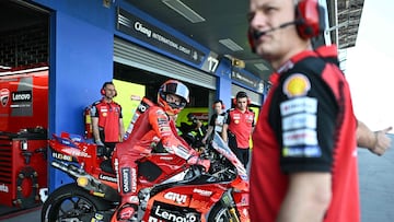 Ducati Lenovo Team's Spanish rider Marc Marquez rides out of the pit-lane during the first day of the 2025 Thailand MotoGP pre-season test at the Buriram International Circuit in Buriram on February 12, 2025. (Photo by MANAN VATSYAYANA / AFP)