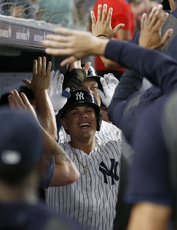 El tercera base de los Yankees de New York consiguió en la victoria ante los Orioles de Baltimore su 'home run' número 18, superando los 17 de Orlando Cabrera con los Expos de Montreal en el 2003. 