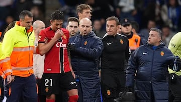 El central del Mallorca, Antonio Raíllo, se retira lesionado en Oviedo.