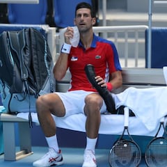 Djokovic abandona el dobles mixto y pide perdón: "A veces es difícil controlarse"