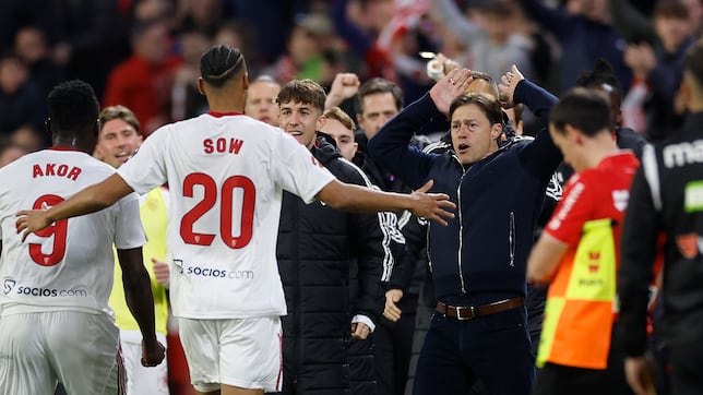 El Sevila resiste al Alavés y a Galech y homenajea a Helenio Herrera