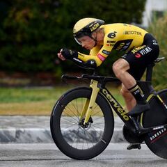 Roglic sorprende con sus piernas sin depilar en Tirreno-Adriático