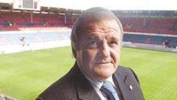 <b>ALTA FICHA.</b> "Su ficha en el Real Madrid supera a los ingresos que tiene Osasuna por sus socios"