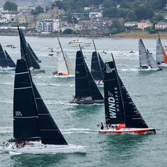 430 barcos toman la salida de la 50ª edición de la Rolex Fastnet Race