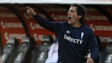 Mario Salas destaca el crecimiento de Nicolás Castillo