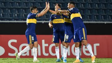 ASUNCION, PARAGUAY - SEPTEMBER 17:  Eduardo Salvio of Boca Juniors celebrates with teammates after scoring the second goal of his team during a group H match of Copa CONMEBOL Libertadores 2020 between Libertad and Boca Juniors at General Pablo Rojas Stadium on September 17, 2020 in Asuncion, Paraguay. (Photo by Norberto Duarte - Pool/Getty Images)