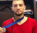 Kovacic dedica la medalla a su amigo fallecido Dino