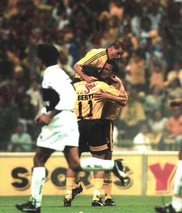 En esa inolvidable Copa Libertadores del 2000, en fase de grupos, América goleo sin piedad al Olímpia de Paraguay con un contundente 8 a 2 en el Estadio Azteca.