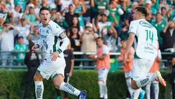 LEON, MEXICO - JANUARY 25: James Rodriguez (L) of Leon celebrates after scoring the team's first goal during the 3rd round match between Leon and FC Juarez as part of the Torneo Clausura 2025 Liga MX at Leon Stadium on January 25, 2025 in Leon, Mexico. (Photo by Luis Cano/Jam Media/Getty Images)