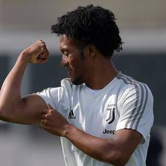 Juventus debe definir si renueva a Juan Cuadrado o lo vende