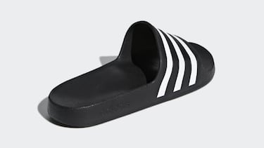Adidas Adilette: las chanclas unisex de colores que pegan con todo