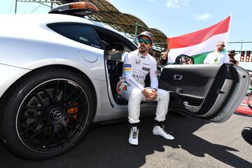 Fernando Alonso esperando al comienzo de la carrera. 