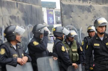 El enfrentamiento entre hinchas de Alianza y evangélicos en imágenes