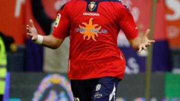 La plantilla celebró ayer con alivio la permanencia