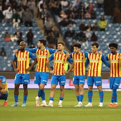 El Valencia vuelve a casa con la cabeza alta