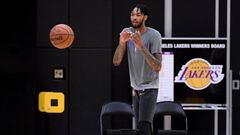 EL SEGUNDO, CA - SEPTEMBER 25: Brandon Ingram of the Los Angeles Lakers takes a pass during a Los Angeles Lakers practice session at the UCLA Health Training Center on September 25, 2018 in El Segundo, California.   Harry How/Getty Images/AFP
 == FOR NEWSPAPERS, INTERNET, TELCOS &amp; TELEVISION USE ONLY ==