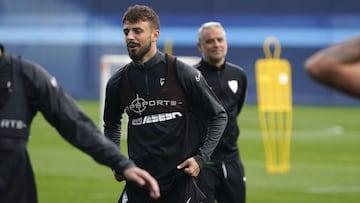 Cristian Rodr&iacute;guez, en un entrenamiento con el M&aacute;laga.