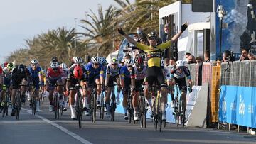 Van Aert, ganador de la primera etapa de Tirreno-Adriático 2021.