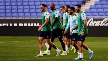 Ferreyra y Calleri, refuerzos para Machín en un debut sin Melendo