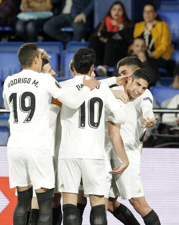 0-1. Gon?alo Guedes celebr¨® el primer gol.