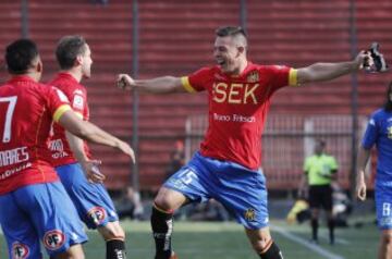 Futbol, Union EspaÃ±ola vs Universidad de Chile. Duodecima fecha campeonato de Apertura 2016/17.
El jugador de Union EspaÃ±ola Diego Churin, derecha, celebra con sus compaÃ±eros luego de convertir un gol contra Universidad de Chile durante el partido de primera division en el estadio Santa Laura de Santiago, Chile.
19/11/2016
Martin Thomas/Photosport*************

Football, Union EspaÃ±ola vs Universidad de Chile. Twelve date, Aperture Championship 2016/17.
Union EspaÃ±ola's player xxxDiego Churin, right,celebrates with teammates after scoring against Universidad de Chile during the first division football match held at the Santa Laura stadium in Santiago, Chile.
19/11/2016
Martin Thomas/Photosport