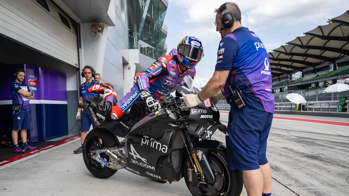 Yamaha frena los test de Sepang por seguridad - AS.com