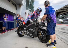 Yamaha frena los test de Sepang por seguridad