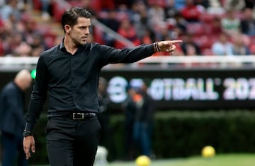 Guadalajara's coach Argentine Fernando Gago gestures during the Mexican Clausura tournament football match between Guadalajara and Santos at the Akron stadium in Guadalajara, Jalisco State, Mexico on January 13, 2024. (Photo by ULISES RUIZ / AFP)