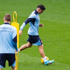 Capa se entrena con el Portugalete esperando destino