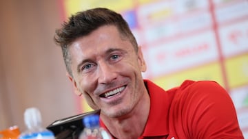 Warsaw (Poland), 23/03/2026.- Captain of the Polish national soccer team Robert Lewandowski attends a press conference in Warsaw, Poland, 23 March 2026. Poland will face Albania in the FIFA World Cup European qualifiers play-off match on 26 March in Warsaw. (Mundial de Fútbol, Polonia, Varsovia) EFE/EPA/Leszek Szymanski POLAND OUT