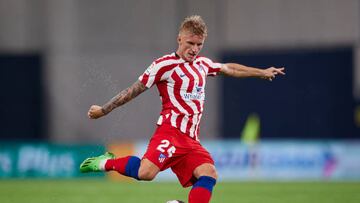 CADIZ, SPAIN - AUGUST 04: Daniel Wass of Atletico de Madrid scores his teams third goal during the Trofeo Carranza match between Cadiz CF and Atletico de Madrid at Estadio Nuevo Mirandilla on August 04, 2022 in Cadiz, Spain. (Photo by Fran Santiago/Getty Images)