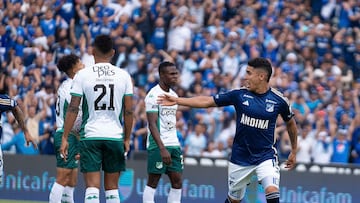 Daniel Cataño celebra el gol de Millonarios ante el Cali