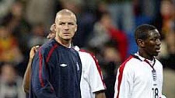 <b>ABUCHEOS.</B> Los jugadores ingleses de raza negra fueron abucheados durante todo el partido por parte del público que acudió al Bernabéu.