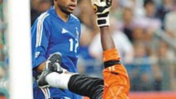 <b>SÓLO CON CAMERÚN. </b>Carlos Kameni suele jugar con su selección, pero no en sus clubes.