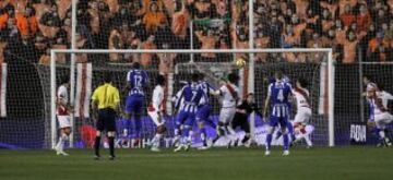 0-1. Borges anotó el primer tanto del partido.