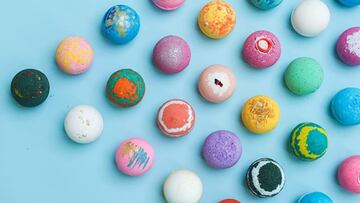 Estas bombas de baño son perfectas para darle color y aroma al agua de tu bañera