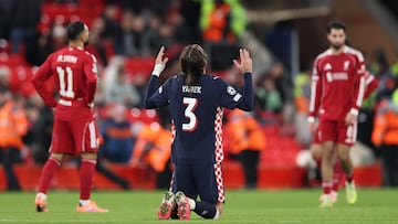 LIVERPOOL (United Kingdom), 26/11/2025.- PSV's Yarek Gasiorowski (C) reacts after the UEFA Champions League league phase match between Liverpool and PSV Eindhoven in Liverpool, Britain, 26 November 2025. (Liga de Campeones, Reino Unido) EFE/EPA/ADAM VAUGHAN