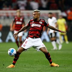 Arturo Vidal hace dudar al técnico de Flamengo