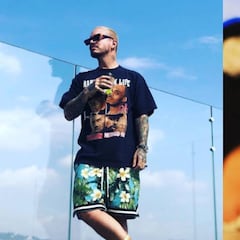 J Balvin se une a la defensa de Chris Brown