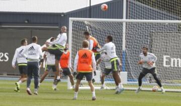 Ensayo de jugadas a balón parado.