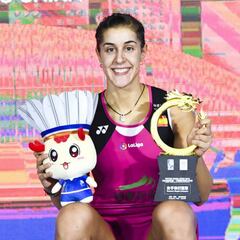 Carolina Marín vuelve a sonreír