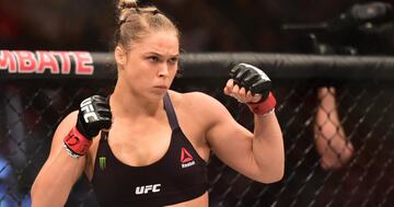 Todo comenzó cuando Rousey dijo que en un combate sin reglas acabaría a Mayweather.